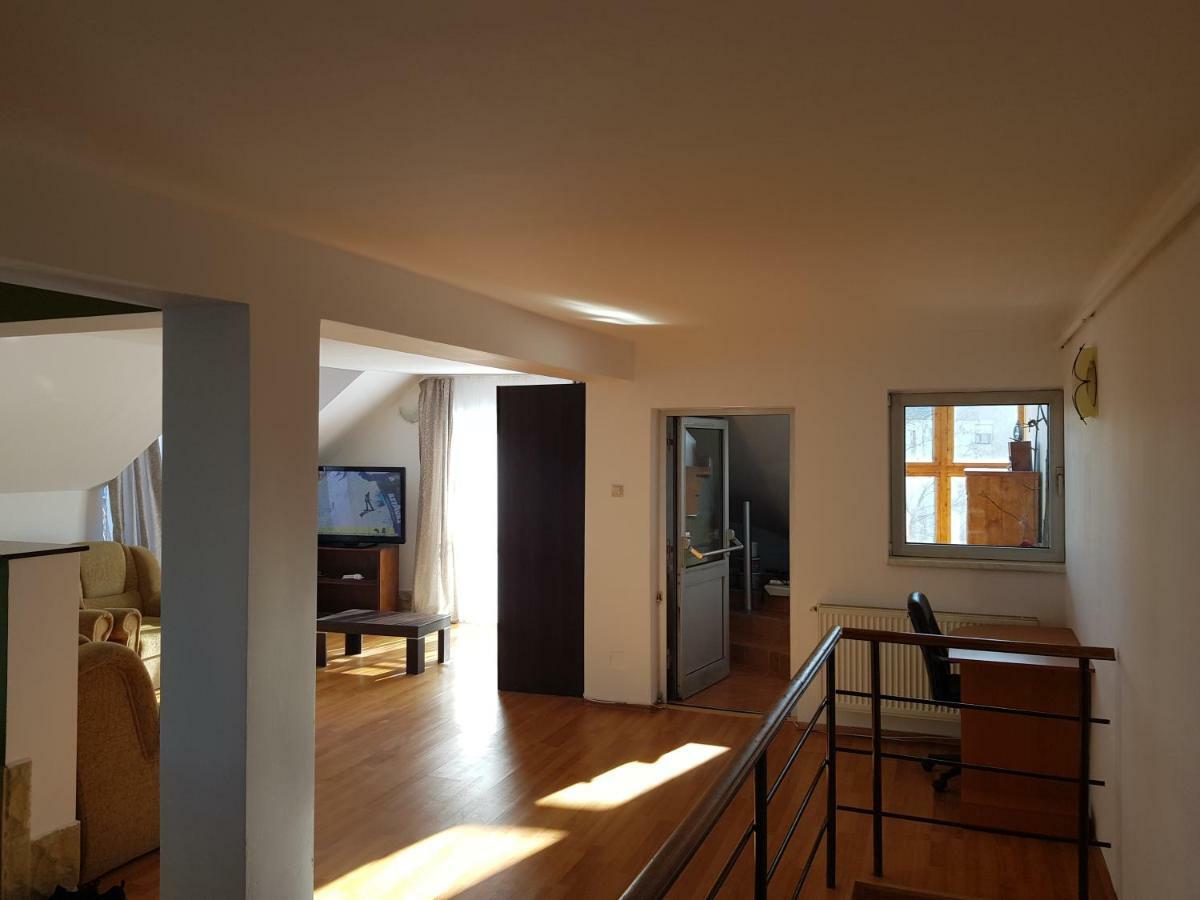 Penthouse Apartament 2 Floors, 2 Bedroom , 2 Bath, 120 Sqm , Inside Yard Parking Κλουζ-Ναπόκα Εξωτερικό φωτογραφία